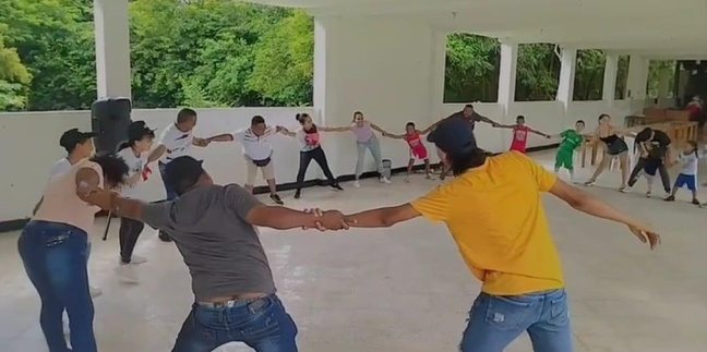 Actividad grupal de bienestar y movimiento